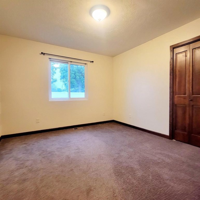 2105 E 35th Street Drive Kearney, Nebraska 68847, 3 Bedrooms Bedrooms, ,3 BathroomsBathrooms,Residential,For Sale,2105 E 35th Street Drive,20260772