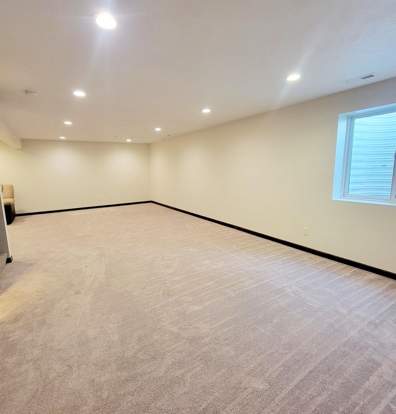 2105 E 35th Street Drive Kearney, Nebraska 68847, 3 Bedrooms Bedrooms, ,3 BathroomsBathrooms,Residential,For Sale,2105 E 35th Street Drive,20260772