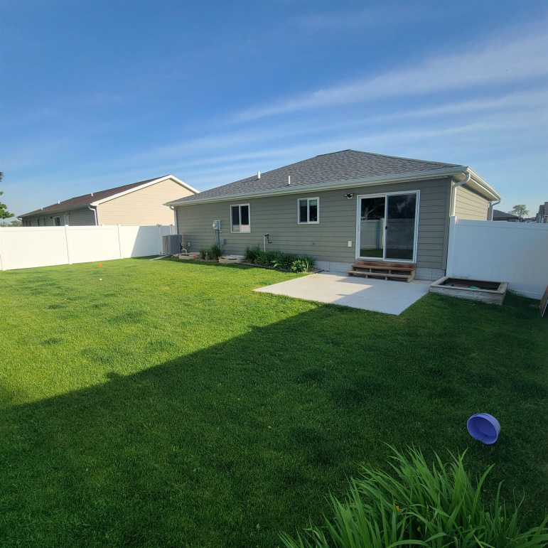 2105 E 35th Street Drive Kearney, Nebraska 68847, 3 Bedrooms Bedrooms, ,3 BathroomsBathrooms,Residential,For Sale,2105 E 35th Street Drive,20260772