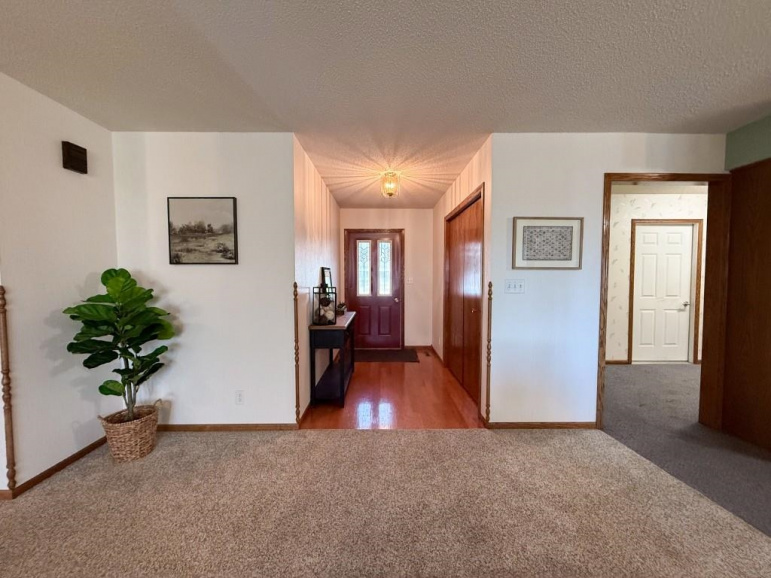 1404 N Monroe Street Lexington, Nebraska 68850, 3 Bedrooms Bedrooms, ,2 BathroomsBathrooms,Residential,For Sale,1404 N Monroe Street,20250632