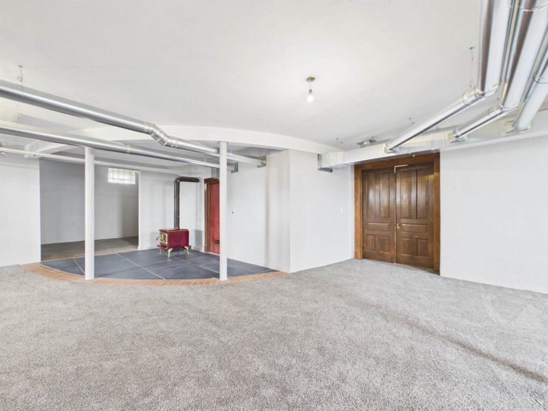 220 E 6th Street Minden, Nebraska 68959, ,Commercial/industrial,For Sale,220 E 6th Street,20260785