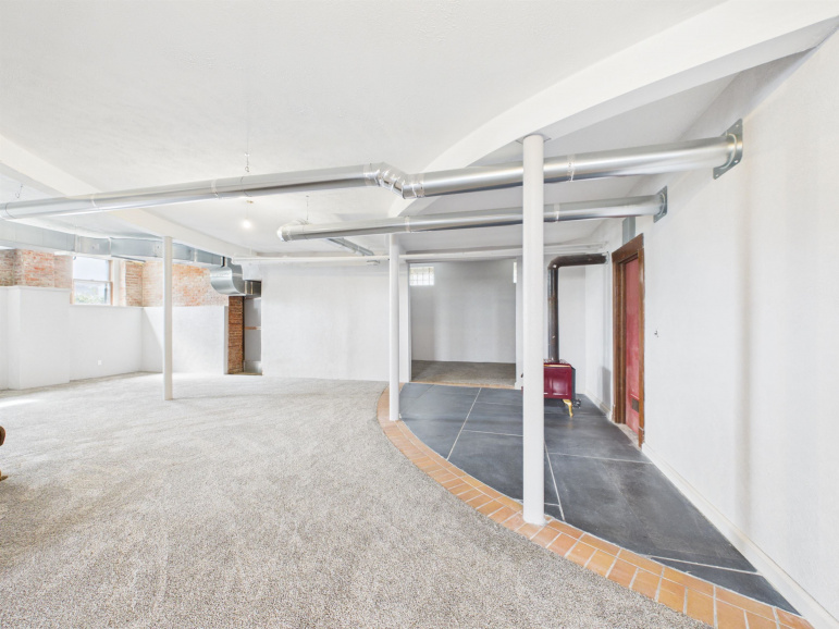 220 E 6th Street Minden, Nebraska 68959, ,Commercial/industrial,For Sale,220 E 6th Street,20260785