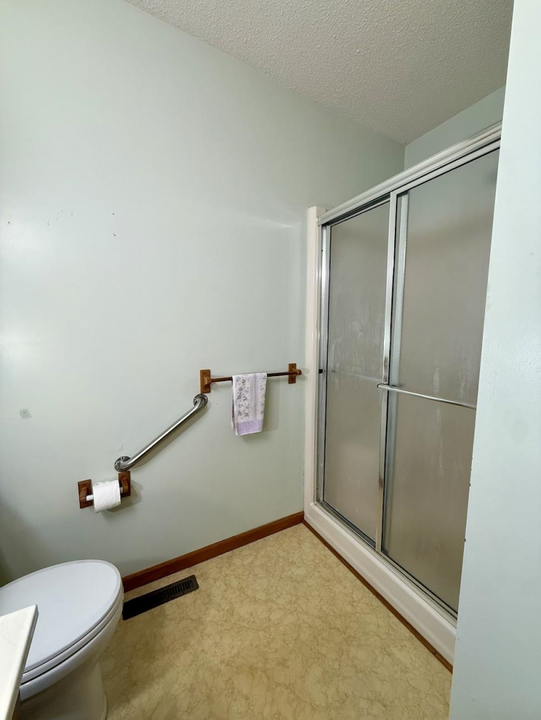 306 W Nemaha Street Blue Hill, Nebraska 68930, 4 Bedrooms Bedrooms, ,2 BathroomsBathrooms,Residential,For Sale,306 W Nemaha Street,20260790