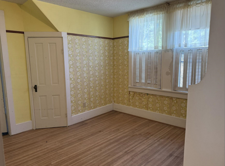 306 W Nemaha Street Blue Hill, Nebraska 68930, 4 Bedrooms Bedrooms, ,2 BathroomsBathrooms,Residential,For Sale,306 W Nemaha Street,20260790