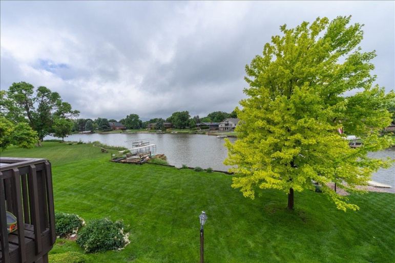 409 N Shore Drive Hastings, Nebraska 68901, 4 Bedrooms Bedrooms, ,3 BathroomsBathrooms,Residential,For Sale,409 N Shore Drive,20260797