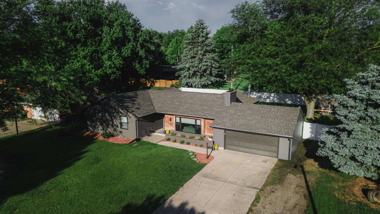 1301 Pershing Road Hastings, Nebraska 68901, 3 Bedrooms Bedrooms, ,3 BathroomsBathrooms,Residential,For Sale,1301 Pershing Road,20260795