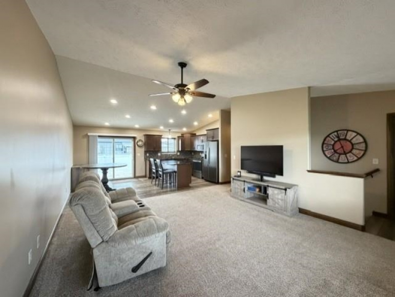 2107 E 38th Street Kearney, Nebraska 68847, 2 Bedrooms Bedrooms, ,2 BathroomsBathrooms,Residential,For Sale,2107 E 38th Street,20260793