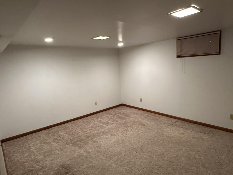 2827 E Avenue Kearney, Nebraska 68847, 4 Bedrooms Bedrooms, ,2 BathroomsBathrooms,Residential,For Sale,2827 E Avenue,20260811