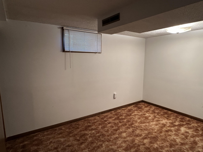 2827 E Avenue Kearney, Nebraska 68847, 4 Bedrooms Bedrooms, ,2 BathroomsBathrooms,Residential,For Sale,2827 E Avenue,20260811
