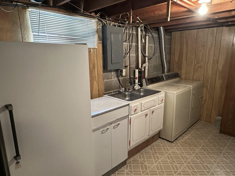 2827 E Avenue Kearney, Nebraska 68847, 4 Bedrooms Bedrooms, ,2 BathroomsBathrooms,Residential,For Sale,2827 E Avenue,20260811