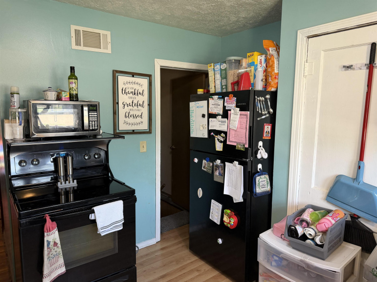 2215 W 2nd Street Hastings, Nebraska 68901, 2 Bedrooms Bedrooms, ,1 BathroomBathrooms,Residential,For Sale,2215 W 2nd Street,20260807