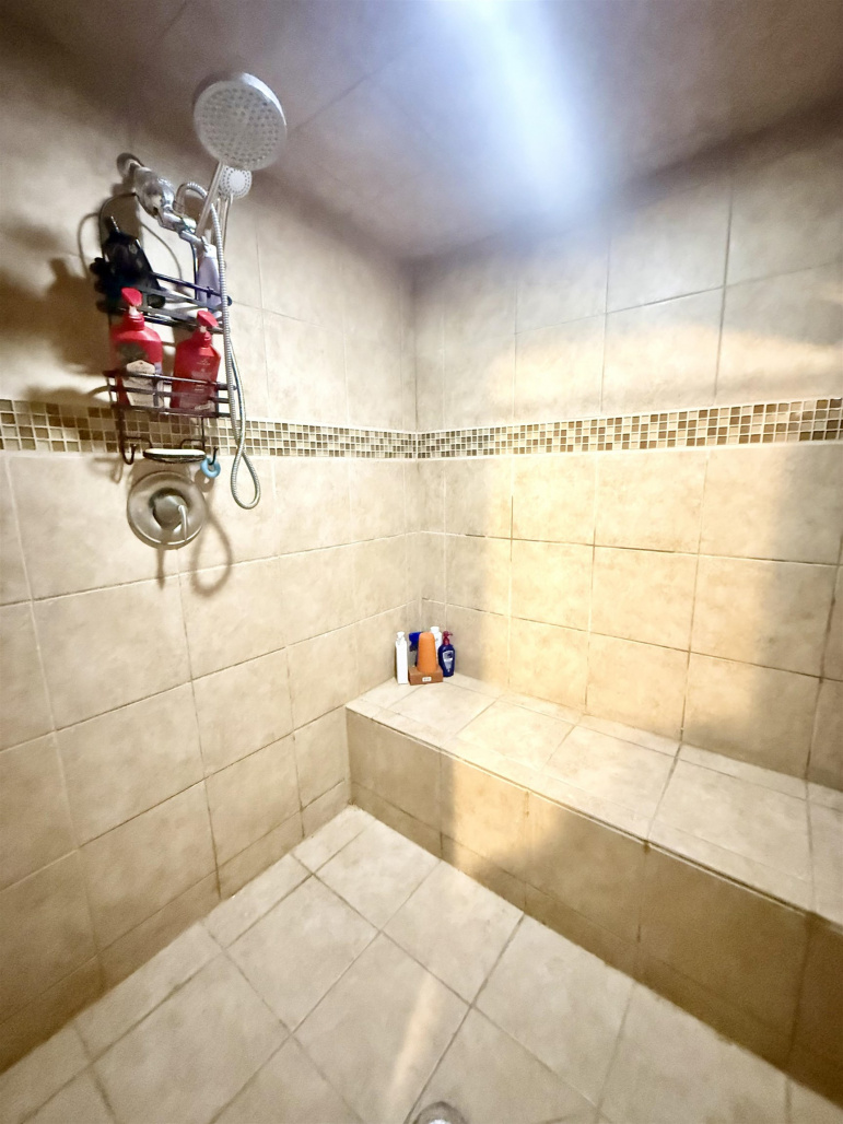 802 Oswego Avenue Hastings, Nebraska 68901, 6 Bedrooms Bedrooms, ,4 BathroomsBathrooms,Residential,For Sale,802 Oswego Avenue,20260805