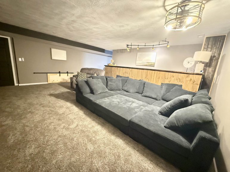 802 Oswego Avenue Hastings, Nebraska 68901, 6 Bedrooms Bedrooms, ,4 BathroomsBathrooms,Residential,For Sale,802 Oswego Avenue,20260805