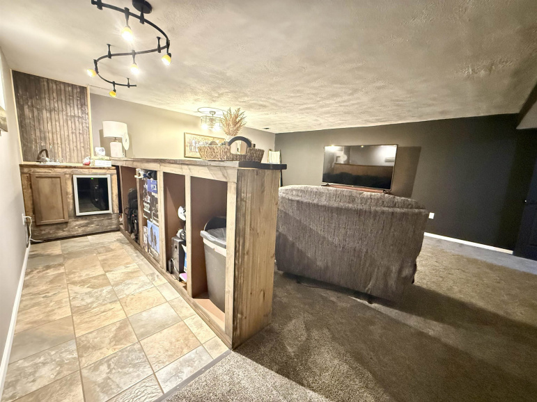 802 Oswego Avenue Hastings, Nebraska 68901, 6 Bedrooms Bedrooms, ,4 BathroomsBathrooms,Residential,For Sale,802 Oswego Avenue,20260805