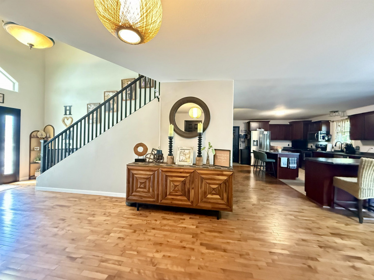 802 Oswego Avenue Hastings, Nebraska 68901, 6 Bedrooms Bedrooms, ,4 BathroomsBathrooms,Residential,For Sale,802 Oswego Avenue,20260805