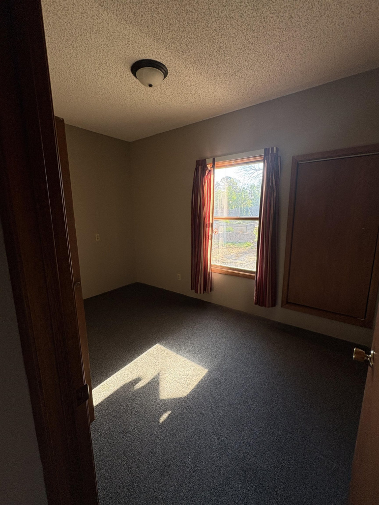 105 S Clay Street Eustis, Nebraska 69028-2123, 5 Bedrooms Bedrooms, ,2 BathroomsBathrooms,Residential,For Sale,105 S Clay Street,20260804