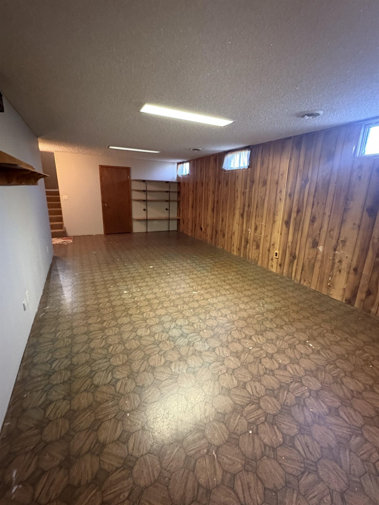 105 S Clay Street Eustis, Nebraska 69028-2123, 5 Bedrooms Bedrooms, ,2 BathroomsBathrooms,Residential,For Sale,105 S Clay Street,20260804