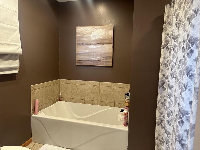 1375 S Wabash Avenue Hastings, Nebraska 68901, 3 Bedrooms Bedrooms, ,2 BathroomsBathrooms,Residential,For Sale,1375 S Wabash Avenue,20260802