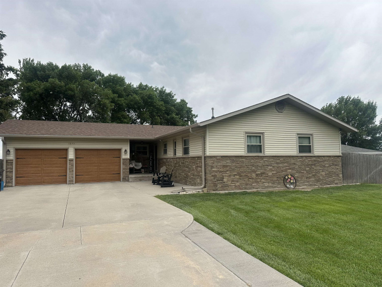 1375 S Wabash Avenue Hastings, Nebraska 68901, 3 Bedrooms Bedrooms, ,2 BathroomsBathrooms,Residential,For Sale,1375 S Wabash Avenue,20260802