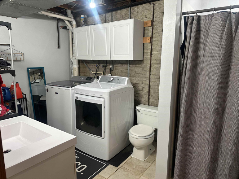 1375 S Wabash Avenue Hastings, Nebraska 68901, 3 Bedrooms Bedrooms, ,2 BathroomsBathrooms,Residential,For Sale,1375 S Wabash Avenue,20260802