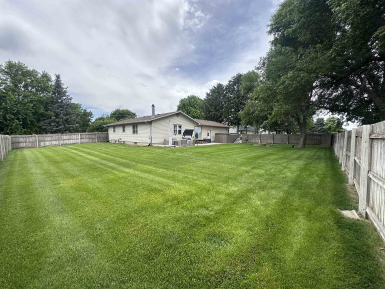 1375 S Wabash Avenue Hastings, Nebraska 68901, 3 Bedrooms Bedrooms, ,2 BathroomsBathrooms,Residential,For Sale,1375 S Wabash Avenue,20260802
