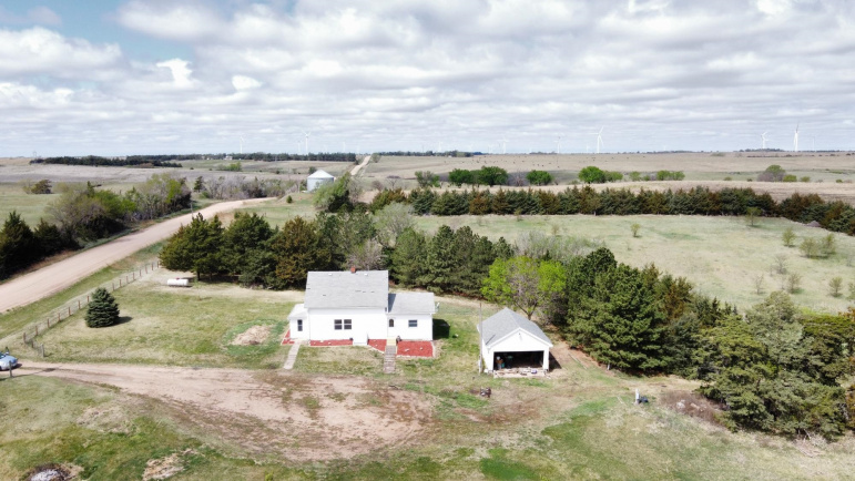1136 T Road Blue Hill, Nebraska 68930, 4 Bedrooms Bedrooms, ,1 BathroomBathrooms,Residential,For Sale,1136 T Road,20260602