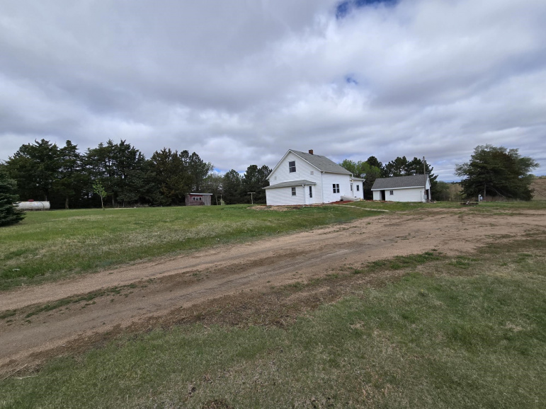 1136 T Road Blue Hill, Nebraska 68930, 4 Bedrooms Bedrooms, ,1 BathroomBathrooms,Residential,For Sale,1136 T Road,20260602