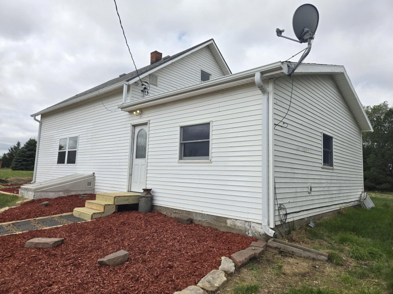 1136 T Road Blue Hill, Nebraska 68930, 4 Bedrooms Bedrooms, ,1 BathroomBathrooms,Residential,For Sale,1136 T Road,20260602