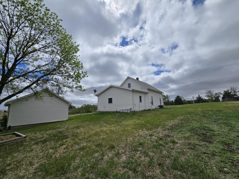 1136 T Road Blue Hill, Nebraska 68930, 4 Bedrooms Bedrooms, ,1 BathroomBathrooms,Residential,For Sale,1136 T Road,20260602