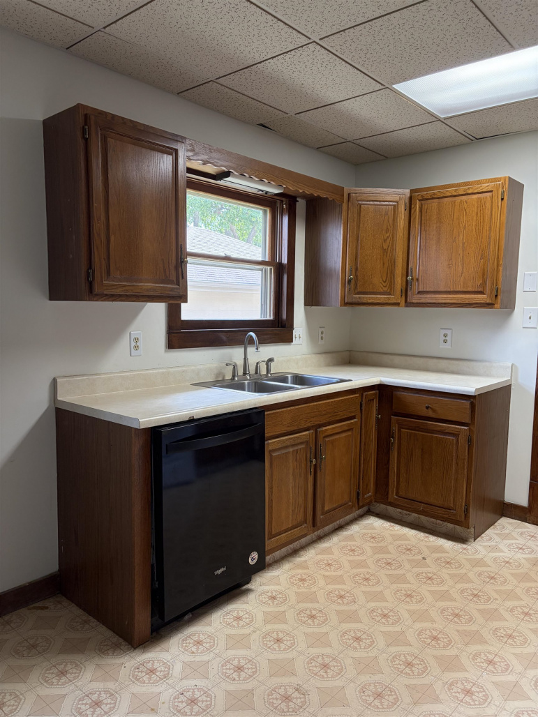 310 N Cedar Avenue Hastings, Nebraska 68901-0000, 3 Bedrooms Bedrooms, ,2 BathroomsBathrooms,Residential,For Sale,310 N Cedar Avenue,20260800