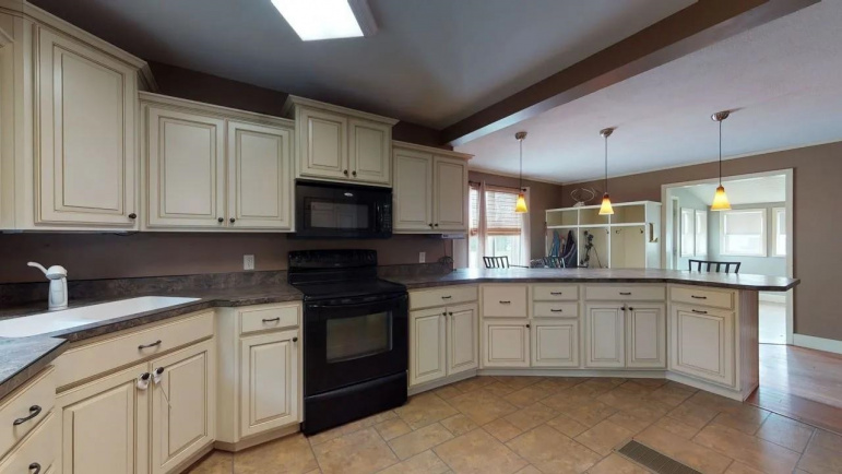 1703 M Street Franklin, Nebraska 68939, 2 Bedrooms Bedrooms, ,3 BathroomsBathrooms,Residential,For Sale,1703 M Street,20260796