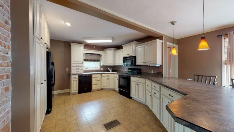 1703 M Street Franklin, Nebraska 68939, 2 Bedrooms Bedrooms, ,3 BathroomsBathrooms,Residential,For Sale,1703 M Street,20260796