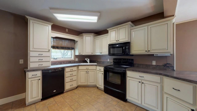 1703 M Street Franklin, Nebraska 68939, 2 Bedrooms Bedrooms, ,3 BathroomsBathrooms,Residential,For Sale,1703 M Street,20260796