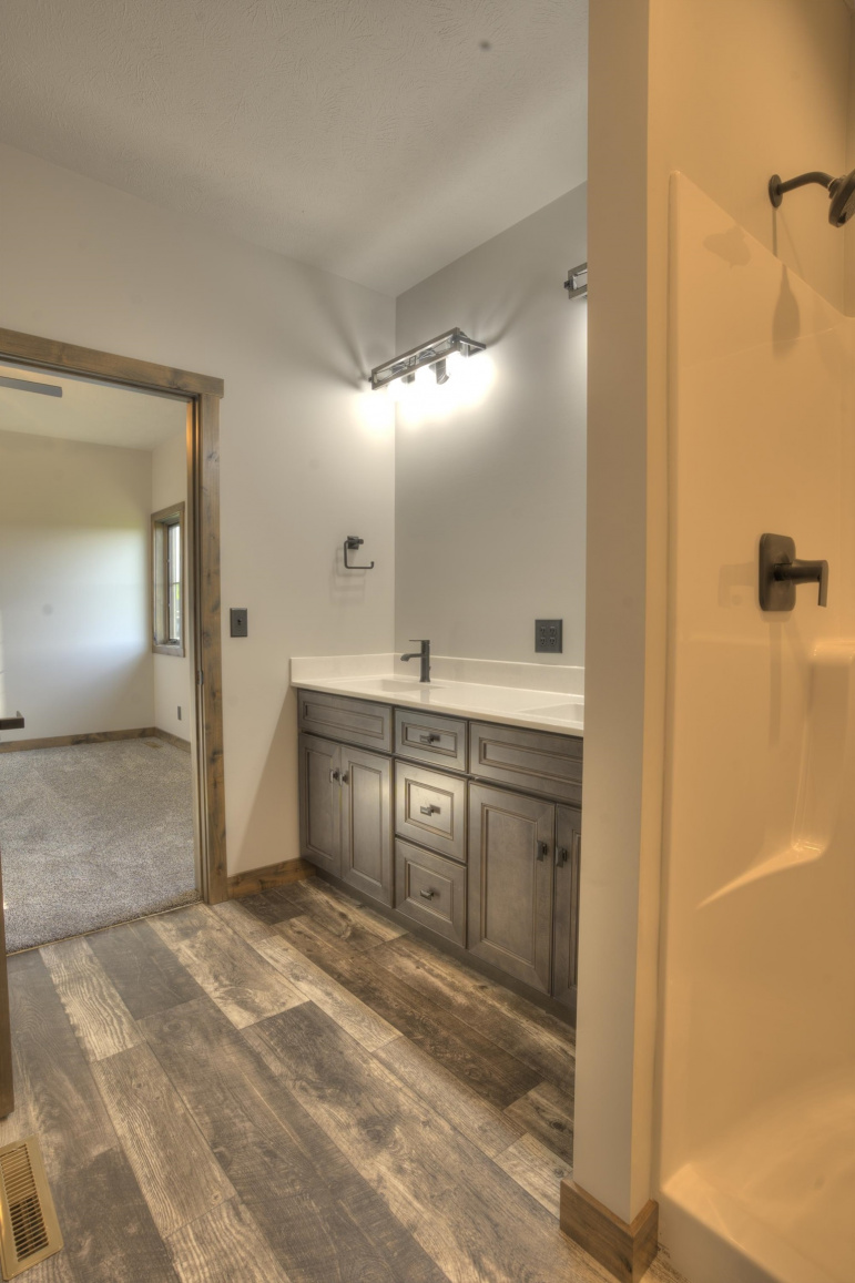 907 E 69th Street Kearney, Nebraska 68847, 5 Bedrooms Bedrooms, ,3 BathroomsBathrooms,Residential,For Sale,907 E 69th Street,20260820