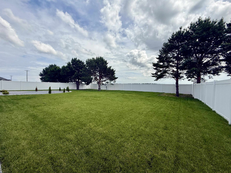 1017 Madden Road Hastings, Nebraska 68901, 5 Bedrooms Bedrooms, ,3 BathroomsBathrooms,Residential,For Sale,1017 Madden Road,20260817