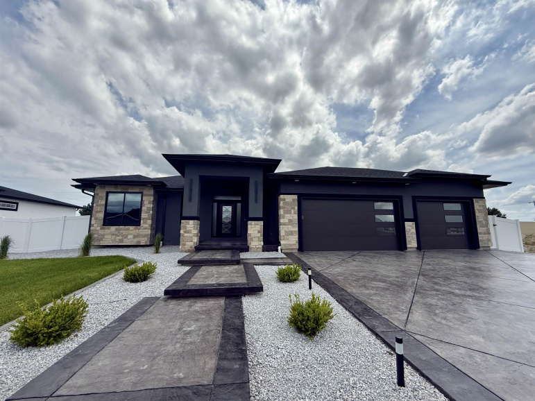 1017 Madden Road Hastings, Nebraska 68901, 5 Bedrooms Bedrooms, ,3 BathroomsBathrooms,Residential,For Sale,1017 Madden Road,20260817