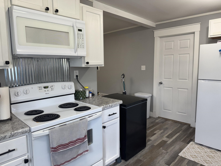 212 N Martin Avenue Clay Center, Nebraska 68933, 2 Bedrooms Bedrooms, ,1 BathroomBathrooms,Residential,For Sale,212 N Martin Avenue,20260560