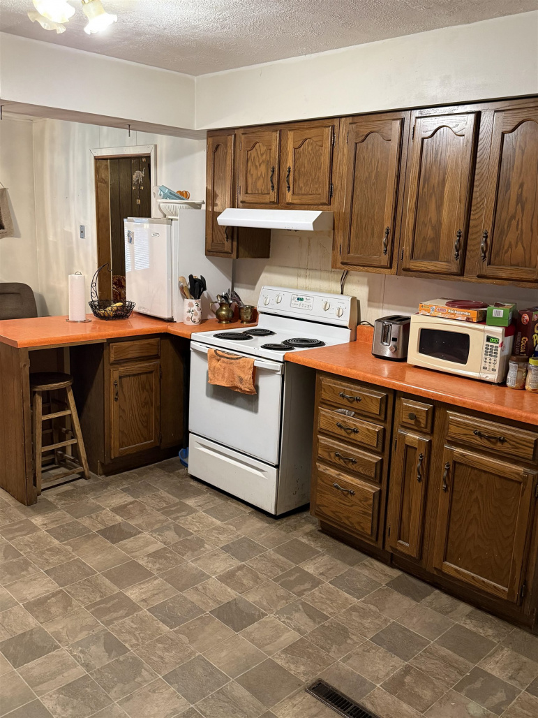 210 S Adams Street Lexington, Nebraska 68850, 3 Bedrooms Bedrooms, ,1 BathroomBathrooms,Residential,For Sale,210 S Adams Street,20260835
