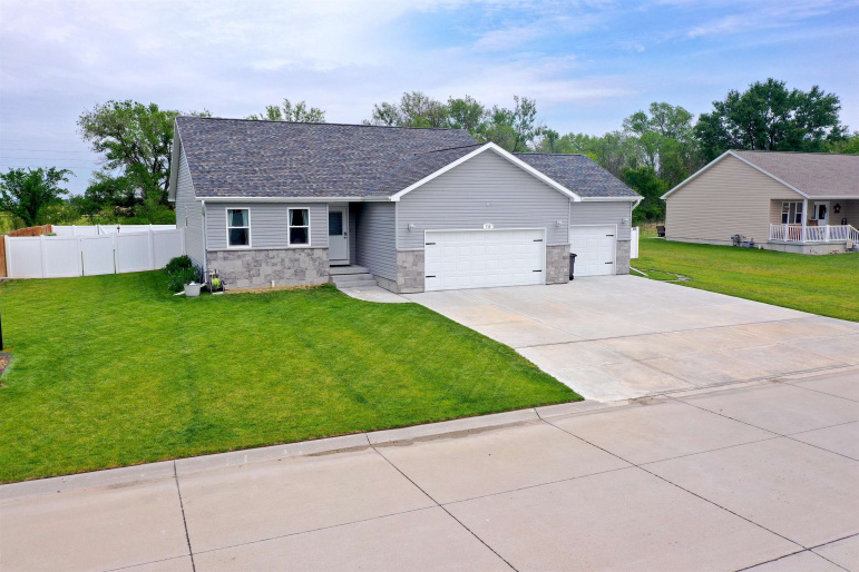 710 N Estey Street Kenesaw, Nebraska 68956, 4 Bedrooms Bedrooms, ,3 BathroomsBathrooms,Residential,For Sale,710 N Estey Street,20260845