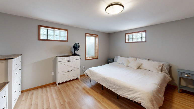 76116 413 Road Gothenburg, Nebraska 69138, 5 Bedrooms Bedrooms, ,4 BathroomsBathrooms,Residential,For Sale,76116 413 Road,20260851