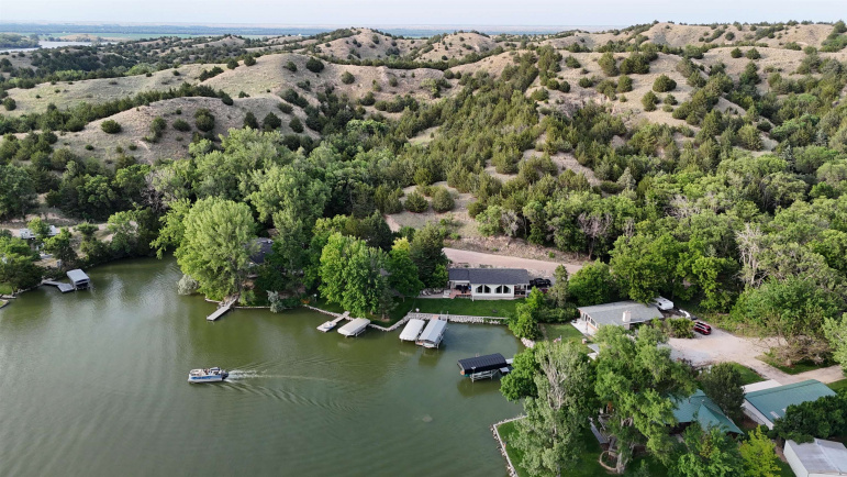 26 Lakeview Road Brady, Nebraska 69123, 3 Bedrooms Bedrooms, ,2 BathroomsBathrooms,Residential,For Sale,26 Lakeview Road,20260864