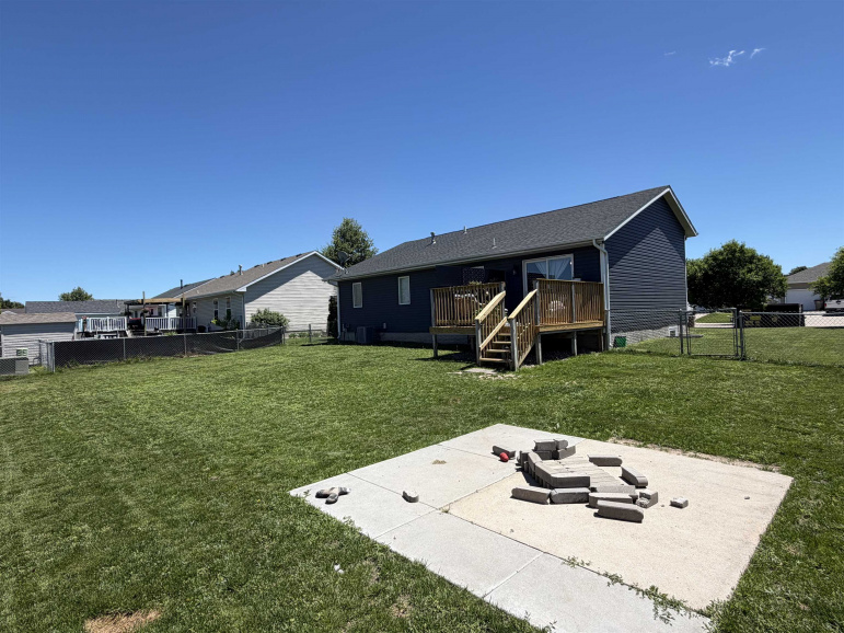 4122 Hartford Street Grand Island, Nebraska 68803, 5 Bedrooms Bedrooms, ,3 BathroomsBathrooms,Residential,For Sale,4122 Hartford Street,20260882