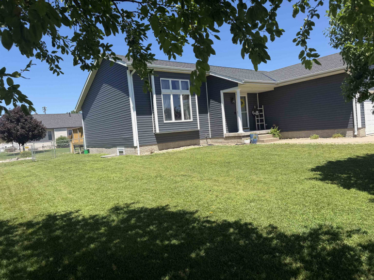 4122 Hartford Street Grand Island, Nebraska 68803, 5 Bedrooms Bedrooms, ,3 BathroomsBathrooms,Residential,For Sale,4122 Hartford Street,20260882