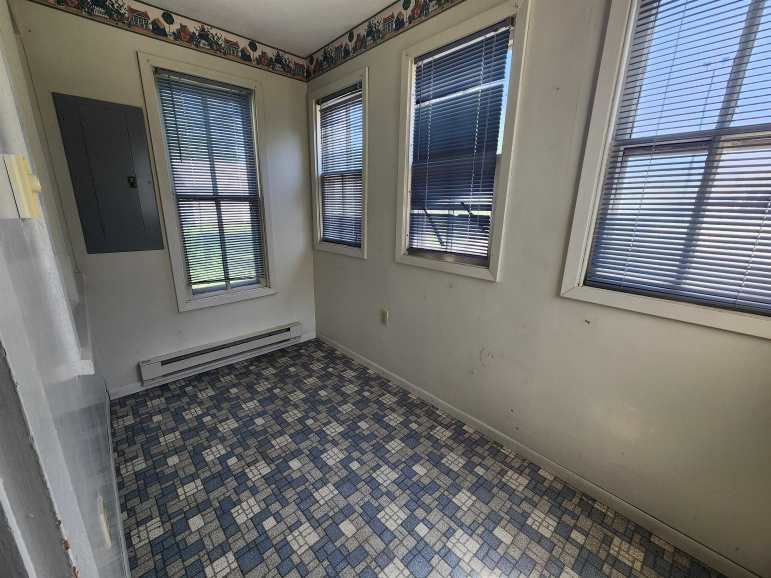 613 W Seward Street Blue Hill, Nebraska 68930, 4 Bedrooms Bedrooms, ,1 BathroomBathrooms,Residential,For Sale,613 W Seward Street,20260880