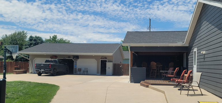 1418 10TH AVE KEARNEY, Nebraska 68845, 4 Bedrooms Bedrooms, ,4 BathroomsBathrooms,Residential,For Sale,1418 10TH AVE,20260888