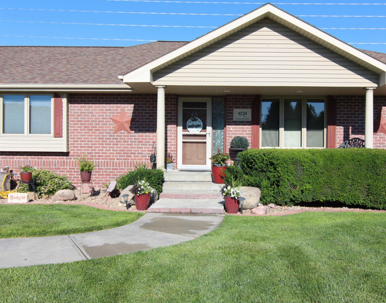 4724 29th Avenue Kearney, Nebraska 68845, 5 Bedrooms Bedrooms, ,3 BathroomsBathrooms,Residential,For Sale,4724 29th Avenue,20260905