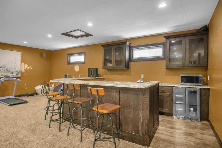 320 Medina Ave Bertrand, Nebraska 68927, 4 Bedrooms Bedrooms, ,3 BathroomsBathrooms,Residential,For Sale,320 Medina Ave,20260907