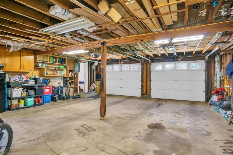 320 Medina Ave Bertrand, Nebraska 68927, 4 Bedrooms Bedrooms, ,3 BathroomsBathrooms,Residential,For Sale,320 Medina Ave,20260907