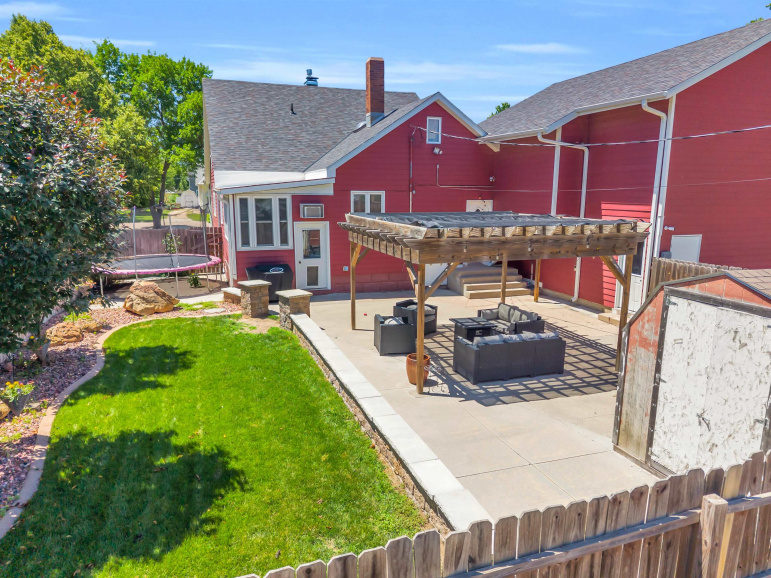 320 Medina Ave Bertrand, Nebraska 68927, 4 Bedrooms Bedrooms, ,3 BathroomsBathrooms,Residential,For Sale,320 Medina Ave,20260907