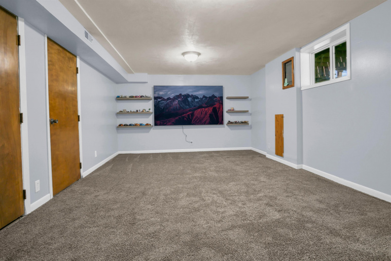 4503 E Avenue Kearney, Nebraska 68847, 4 Bedrooms Bedrooms, ,2 BathroomsBathrooms,Residential,For Sale,4503 E Avenue,20260908
